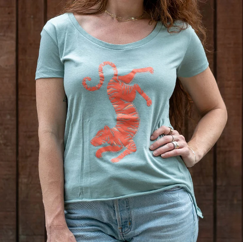 Tiger Scoop T-shirt | Lichen